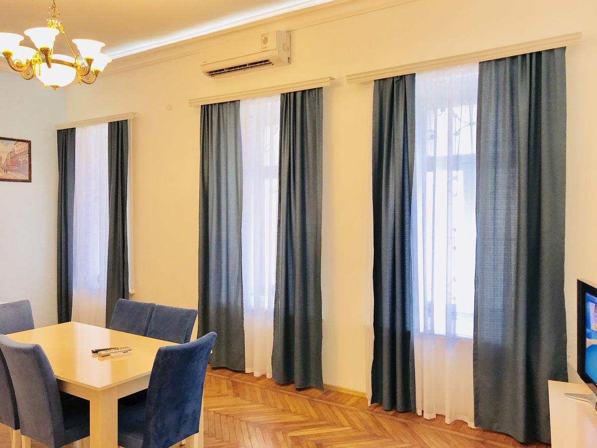Check-In Apartment Near Fountain Square Vidadi Str Baku Exteriér fotografie